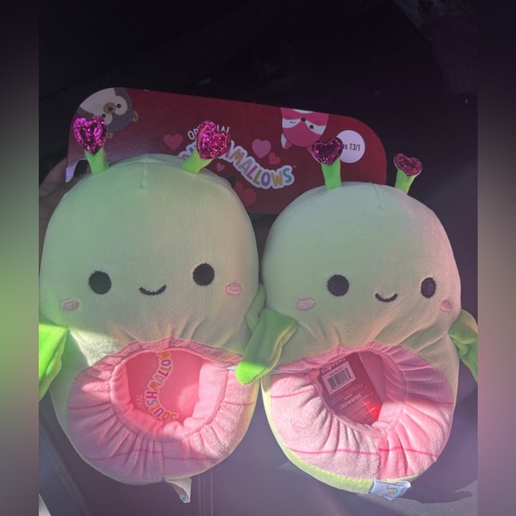Squishmallows Other - Squishmellow Children Slippers 2/3